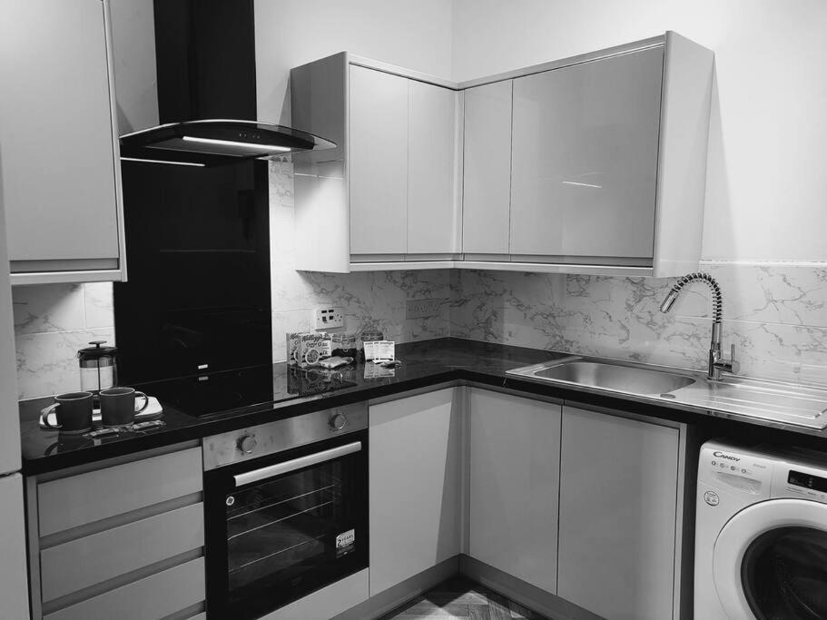 Апартаменти High Street, 2 Bed, Newly Refurb Лемінгтон-Спа Екстер'єр фото